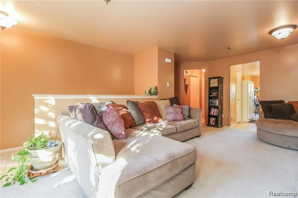 23328 GRAYSON Drive, Southfield, MI 48075 — Photo 14