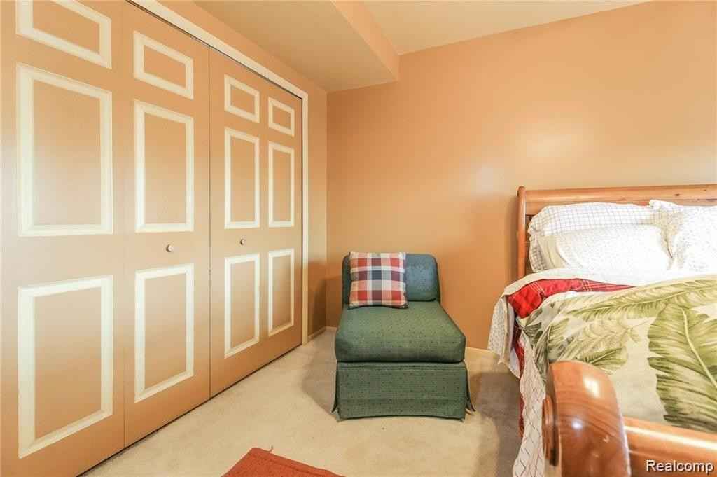 23328 GRAYSON Drive, Southfield, MI 48075 — Photo 17