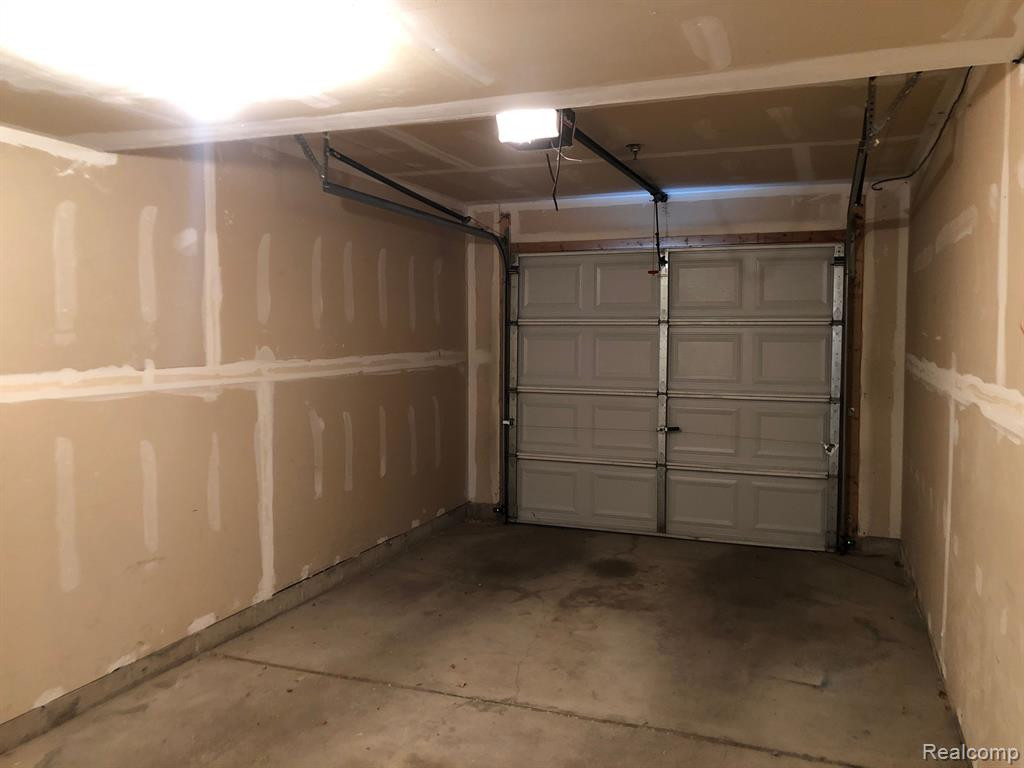 23328 GRAYSON Drive, Southfield, MI 48075 — Photo 23