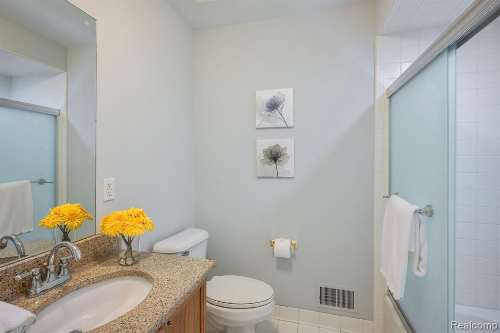 2972 Orchard Place, Orchard Lake Village, MI 48324 — Photo 26