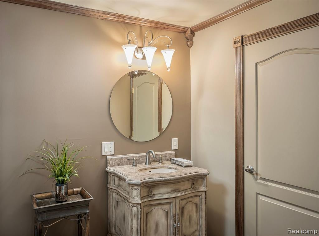 2972 Orchard Place, Orchard Lake Village, MI 48324 — Photo 32