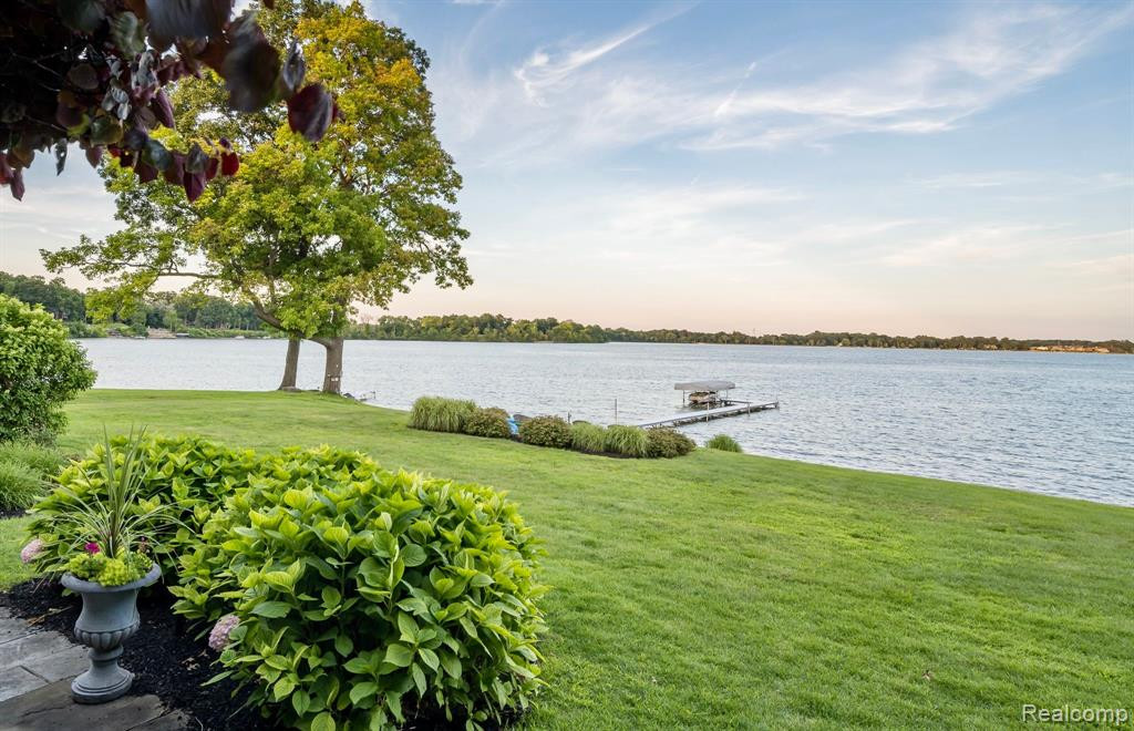 2972 Orchard Place, Orchard Lake Village, MI 48324 — Photo 40