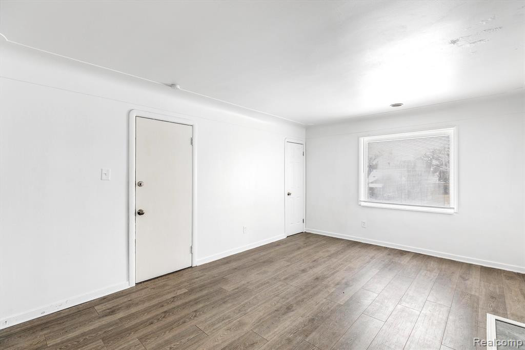 5232 CHALMERS Street, Detroit, MI 48213 — Photo 5