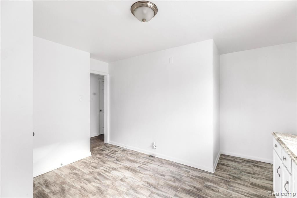 5232 CHALMERS Street, Detroit, MI 48213 — Photo 21