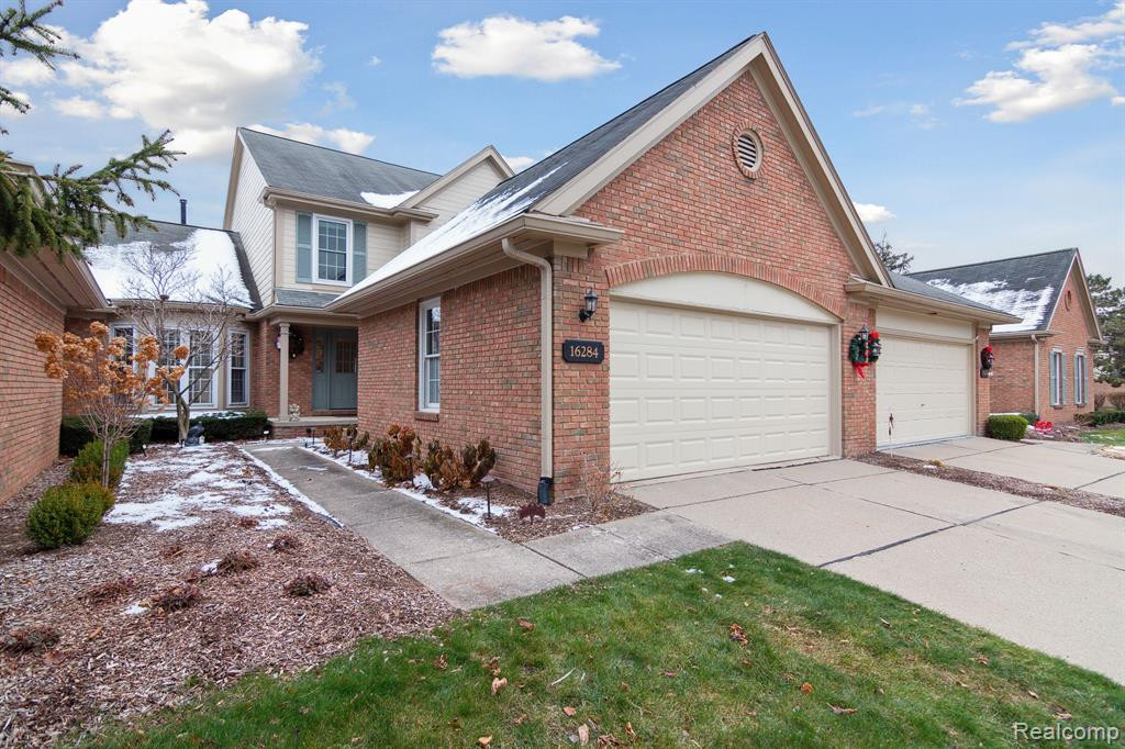 16284 COUNTRY KNOLL Drive, Northville, MI 48168 — Photo 2