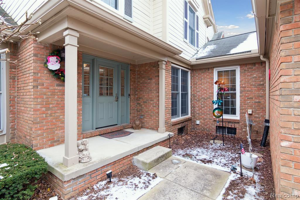 16284 COUNTRY KNOLL Drive, Northville, MI 48168 — Photo 4