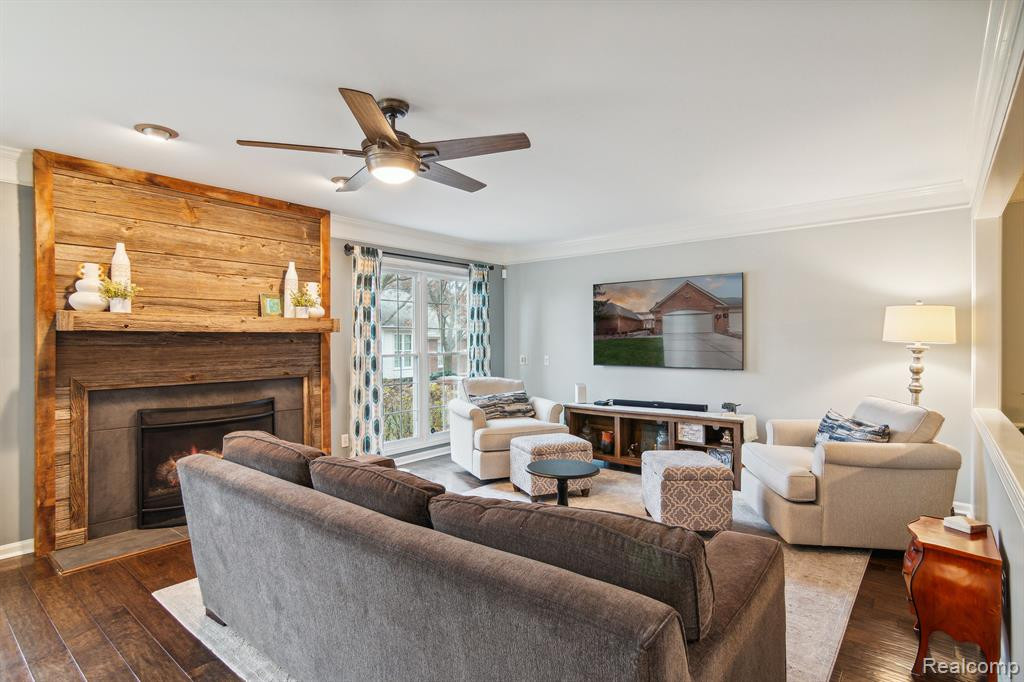 16284 COUNTRY KNOLL Drive, Northville, MI 48168 — Photo 18