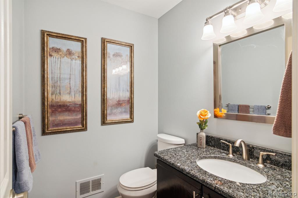 16284 COUNTRY KNOLL Drive, Northville, MI 48168 — Photo 24