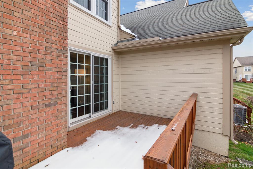 16284 COUNTRY KNOLL Drive, Northville, MI 48168 — Photo 45