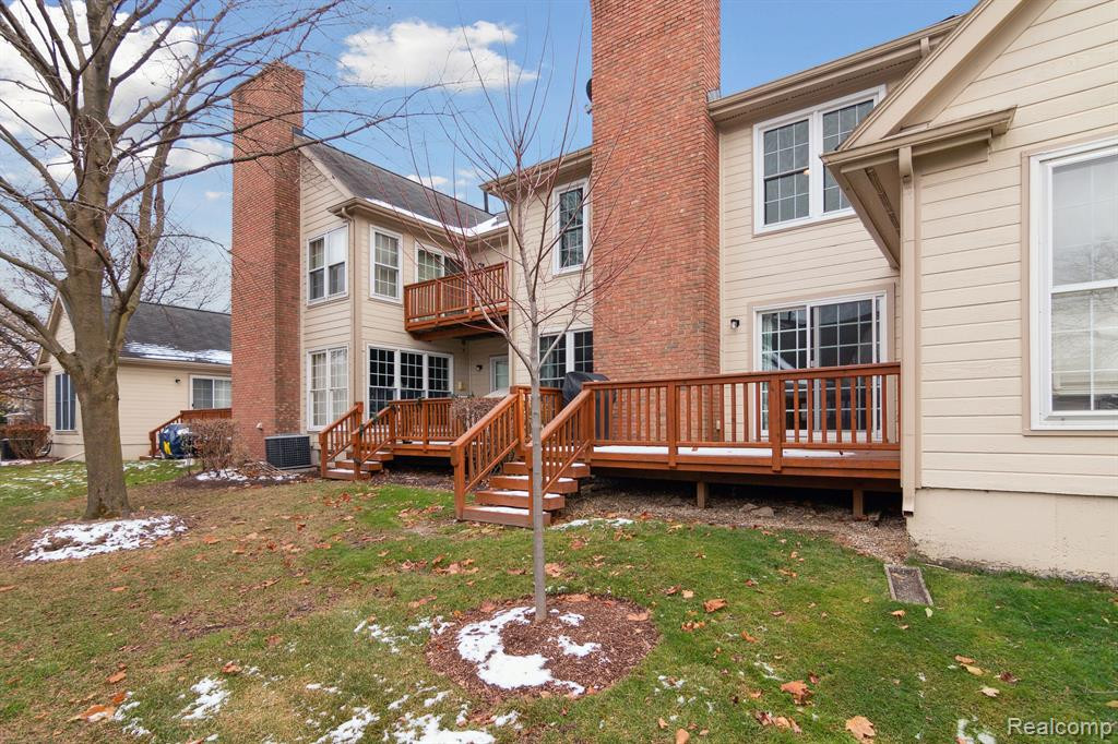 16284 COUNTRY KNOLL Drive, Northville, MI 48168 — Photo 49