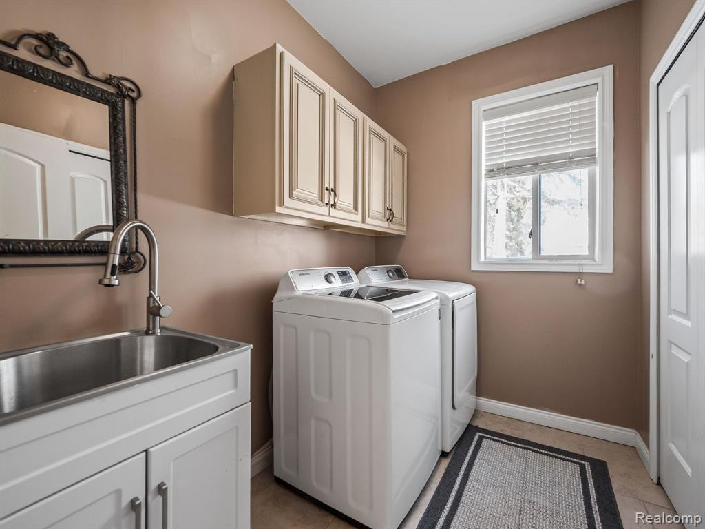 3555 SHADY BEACH Boulevard, Orchard Lake Village, MI 48324 — Photo 8