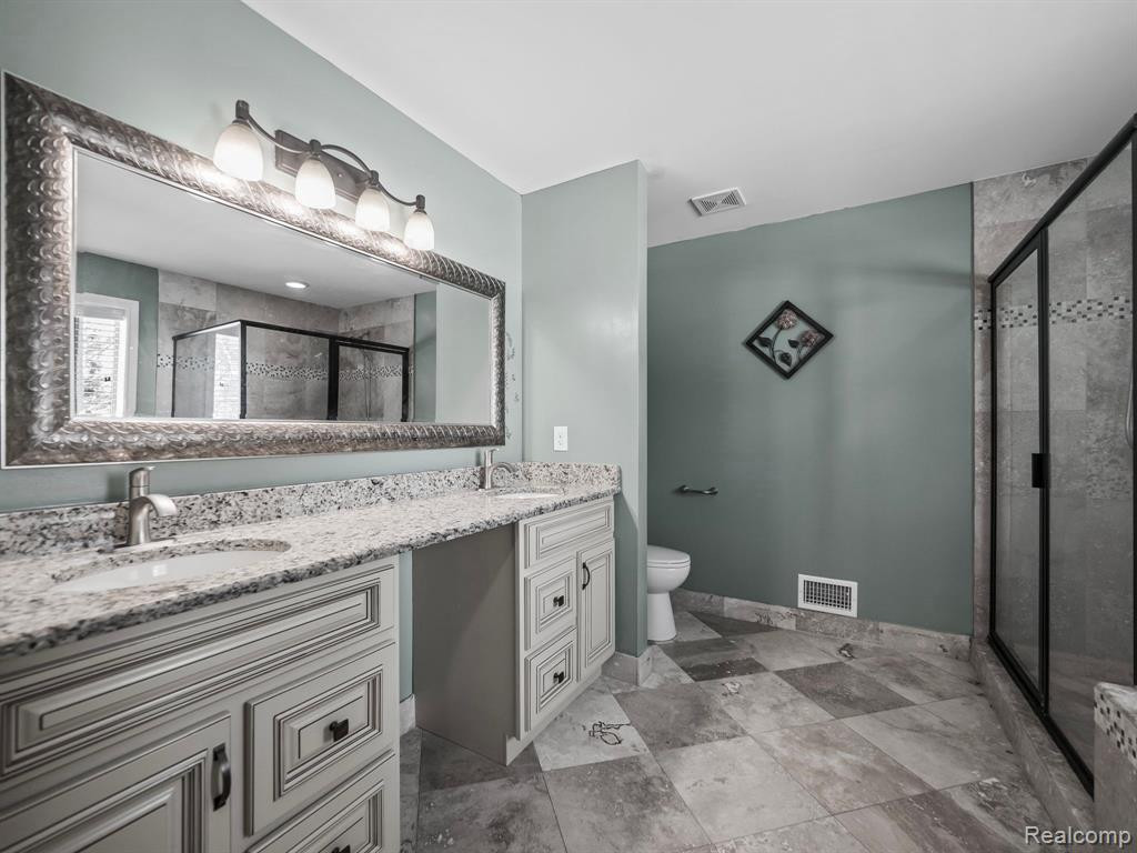 3555 SHADY BEACH Boulevard, Orchard Lake Village, MI 48324 — Photo 13