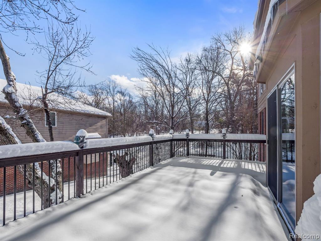 3555 SHADY BEACH Boulevard, Orchard Lake Village, MI 48324 — Photo 17