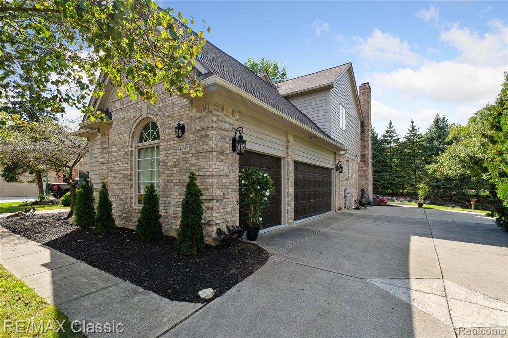 44243 DEEP HOLLOW Circle, Northville, MI 48168 — Photo 10