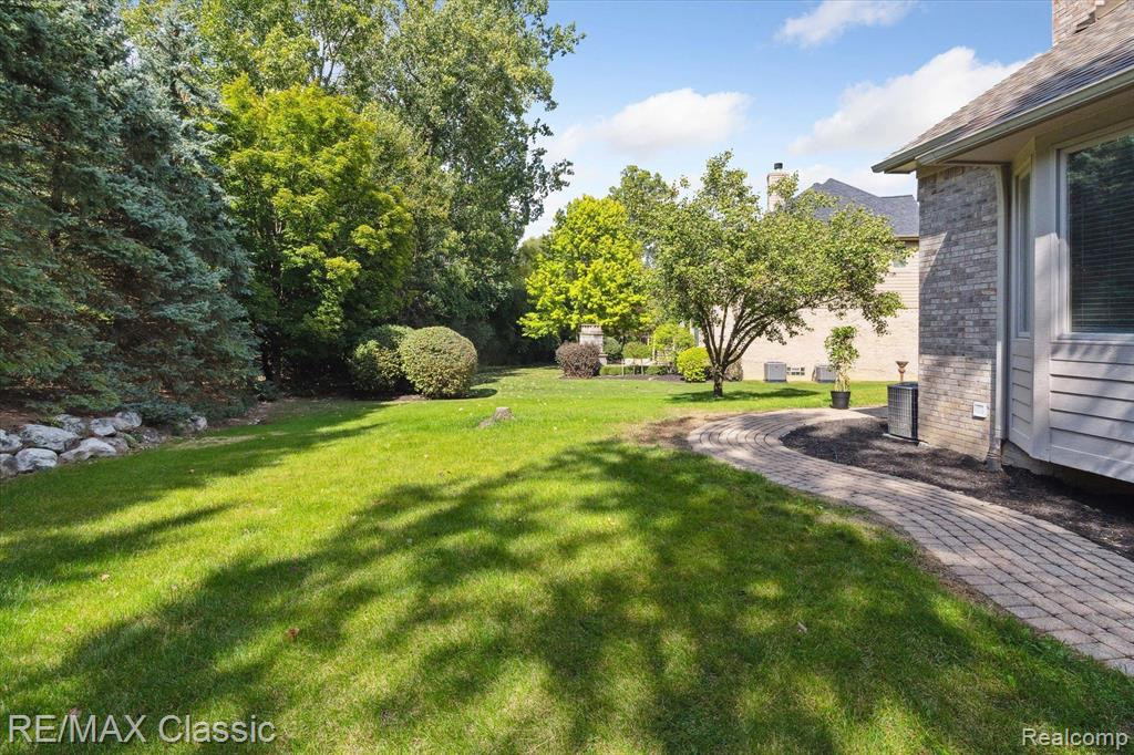 44243 DEEP HOLLOW Circle, Northville, MI 48168 — Photo 12