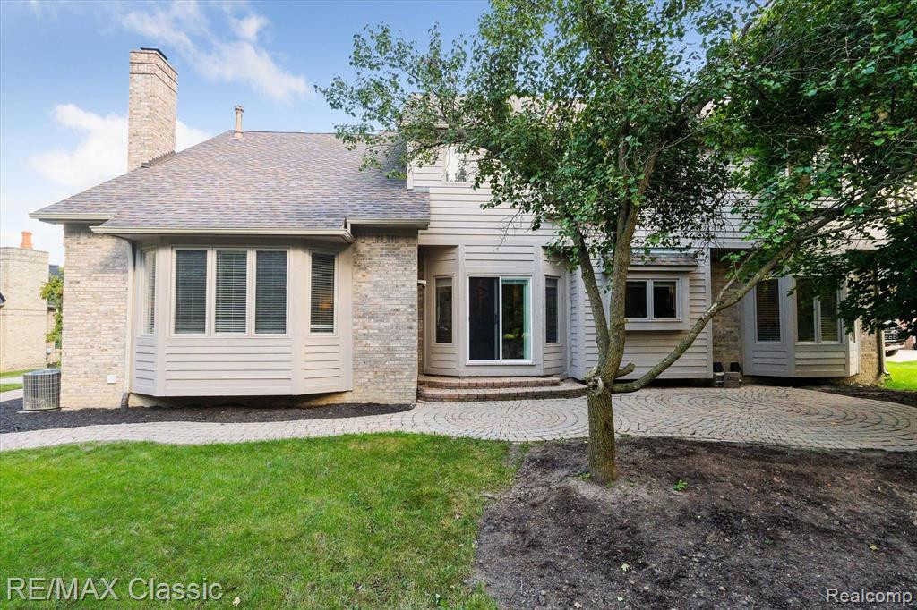 44243 DEEP HOLLOW Circle, Northville, MI 48168 — Photo 17