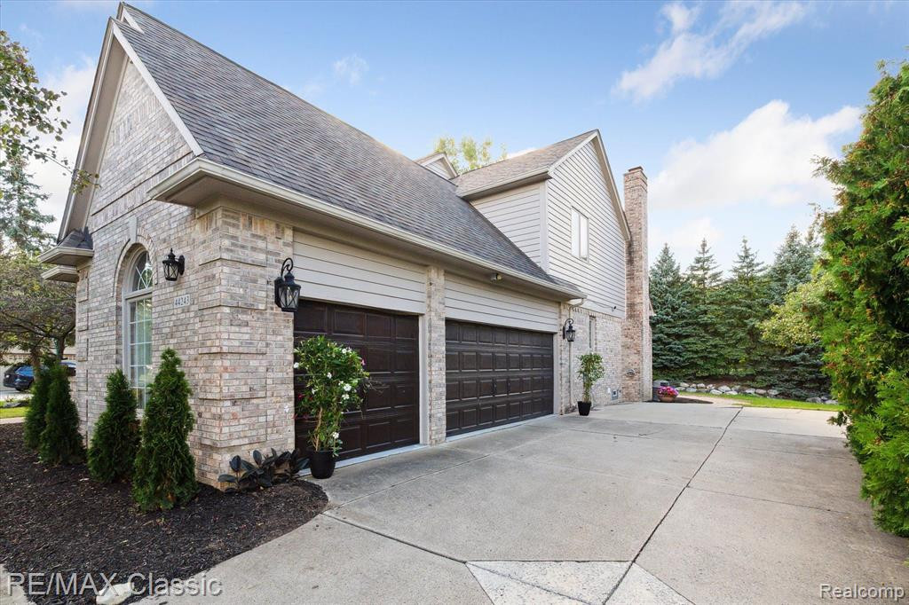 44243 DEEP HOLLOW Circle, Northville, MI 48168 — Photo 18