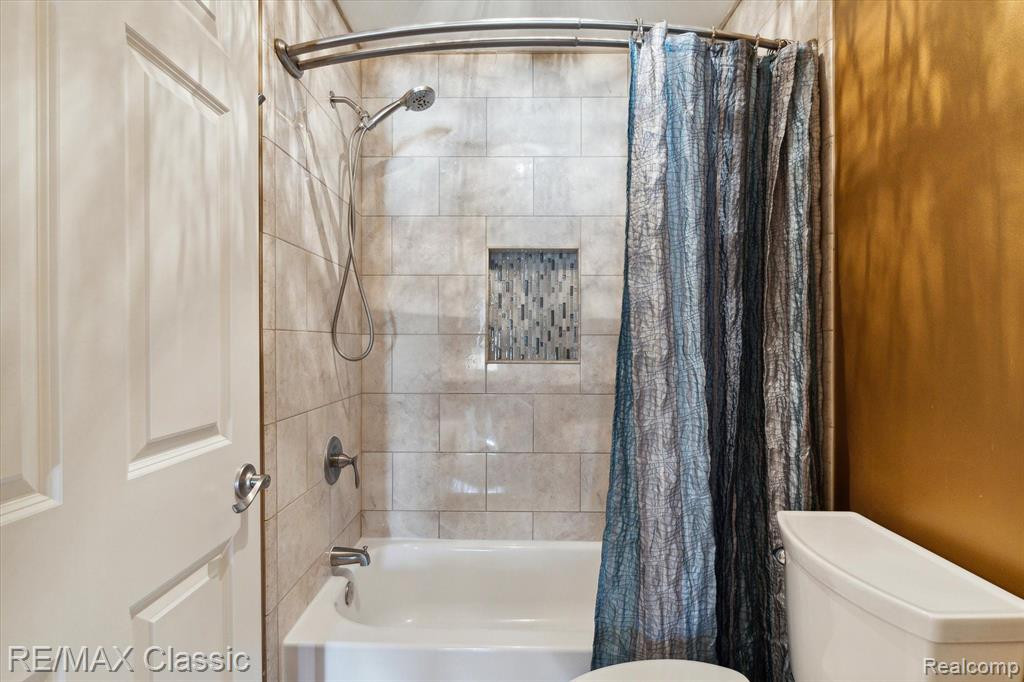 44243 DEEP HOLLOW Circle, Northville, MI 48168 — Photo 72
