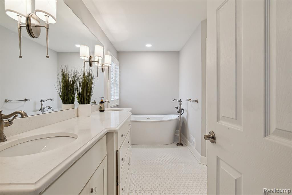39714 SOUTHWIND Lane, Northville, MI 48168 — Photo 22