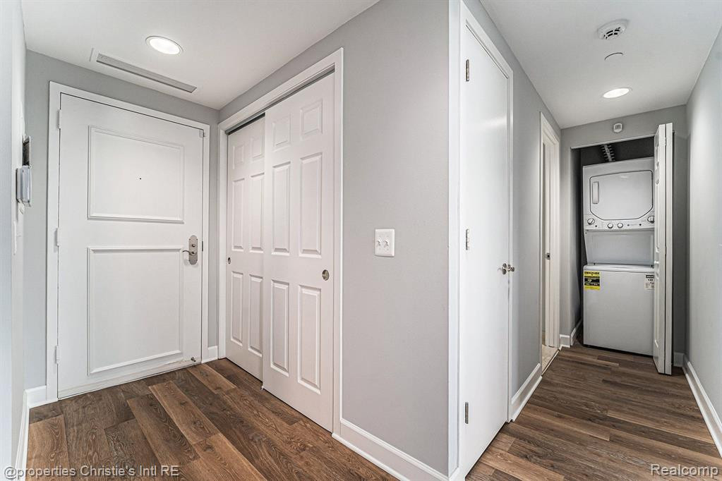 3320 Spinnaker Lane, 6B, Detroit, MI 48207 — Photo 16