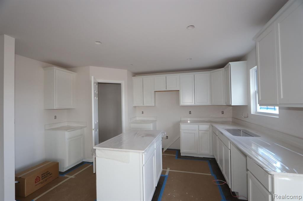 618 COUNTRYSIDE Drive, Chelsea, MI 48118 — Photo 3