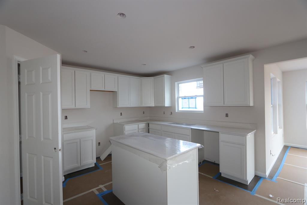 618 COUNTRYSIDE Drive, Chelsea, MI 48118 — Photo 4