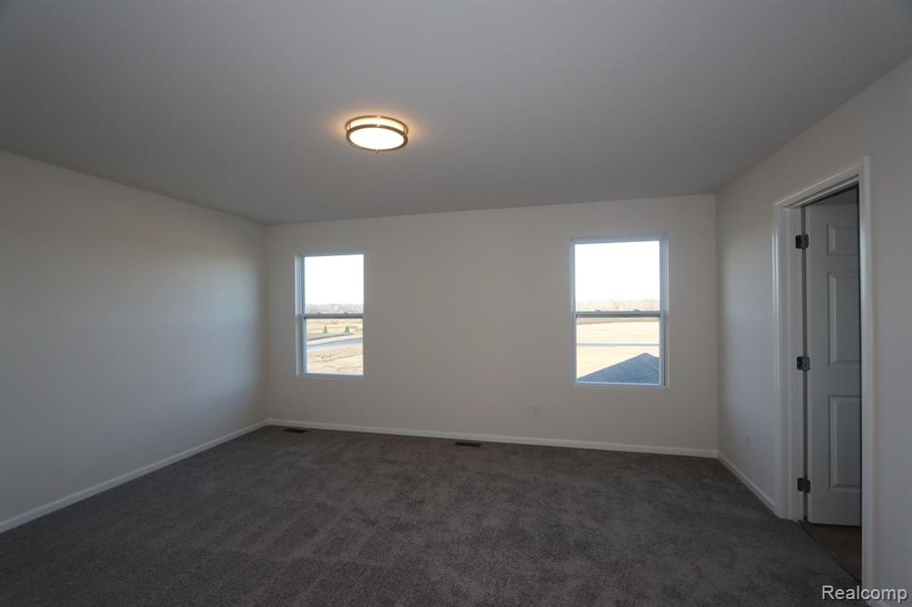 618 COUNTRYSIDE Drive, Chelsea, MI 48118 — Photo 6