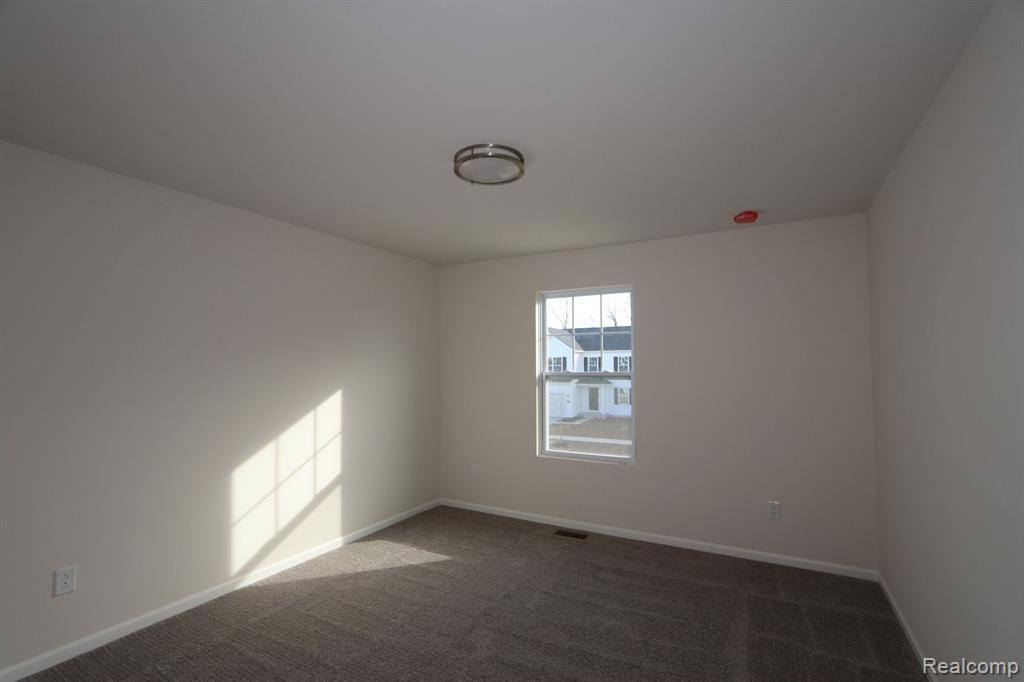 618 COUNTRYSIDE Drive, Chelsea, MI 48118 — Photo 9