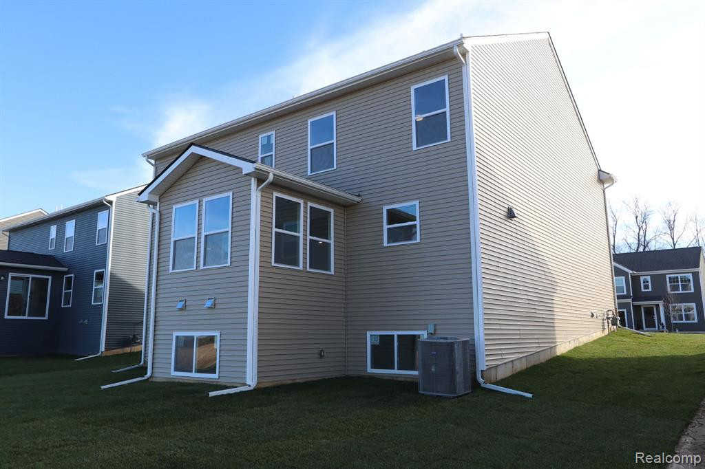 618 COUNTRYSIDE Drive, Chelsea, MI 48118 — Photo 14