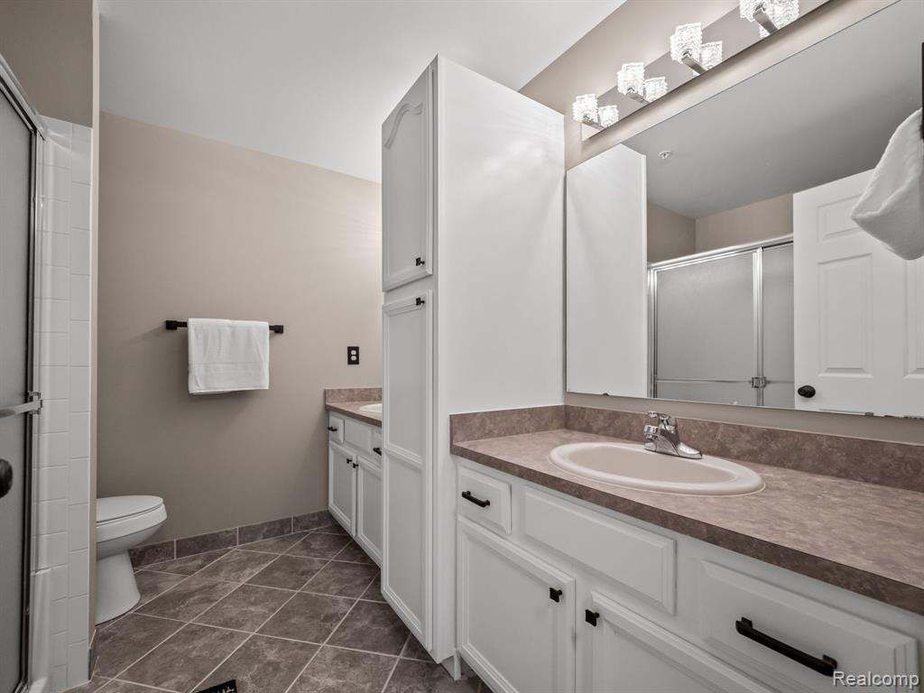 1103 S ABIGAIL E, Walled Lake, MI 48390 — Photo 9