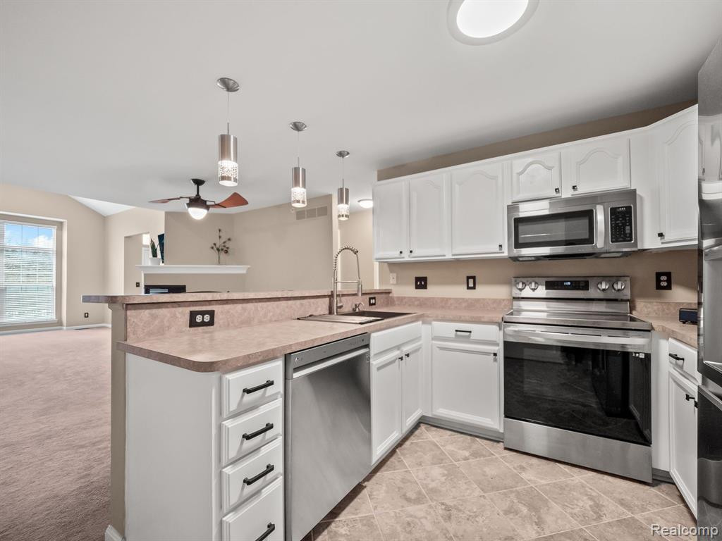 1103 S ABIGAIL E, Walled Lake, MI 48390 — Photo 15