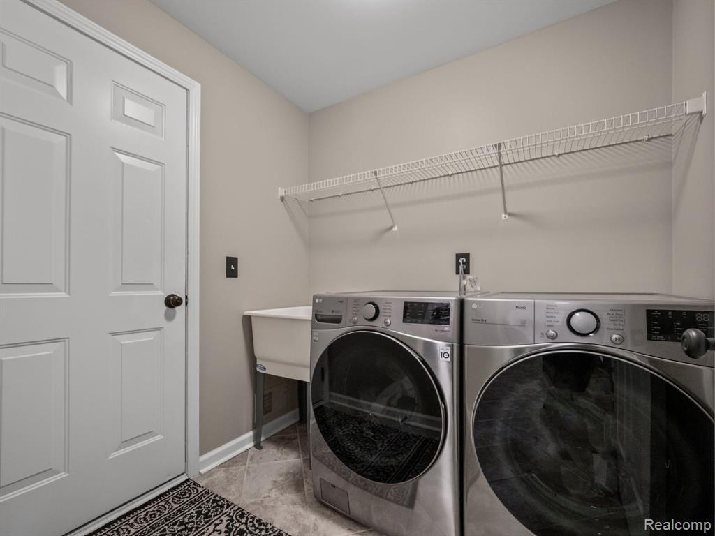 1103 S ABIGAIL E, Walled Lake, MI 48390 — Photo 18