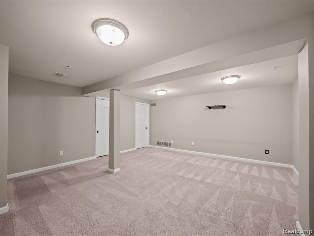 1103 S ABIGAIL E, Walled Lake, MI 48390 — Photo 19