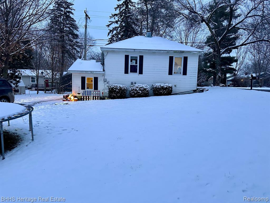 305 OAK Street, Webberville, MI 48892 — front exterior