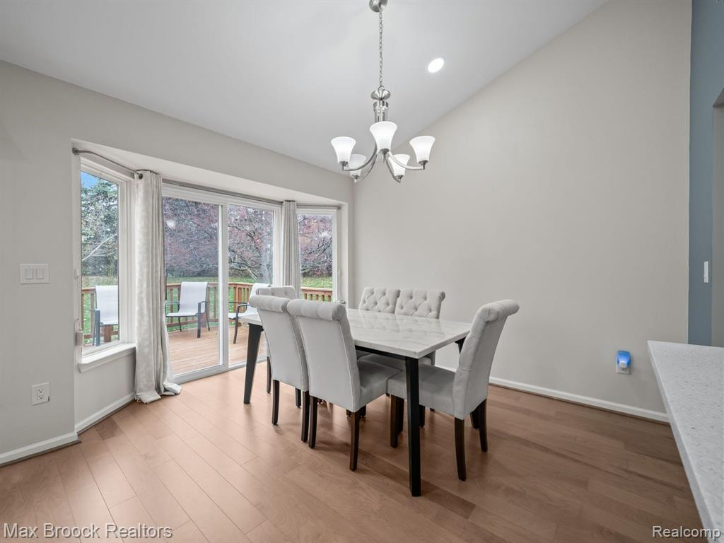 519 WOODHAVEN Drive, Walled Lake, MI 48390 — Photo 9