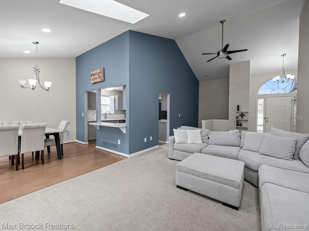 519 WOODHAVEN Drive, Walled Lake, MI 48390 — Photo 10