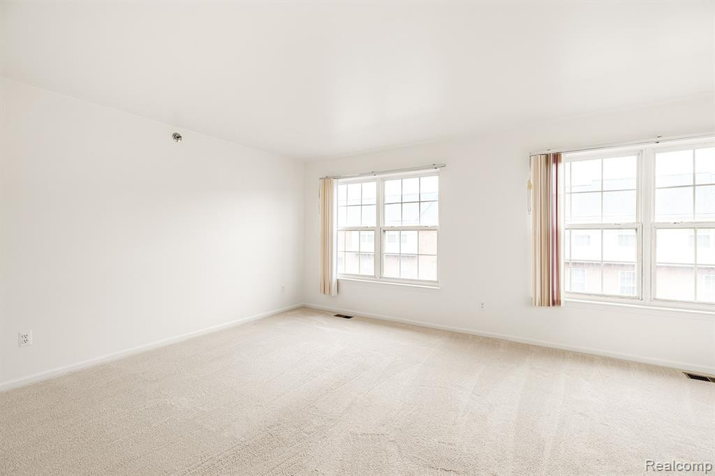 25447 SAINT JAMES, Southfield, MI 48075 — Photo 12