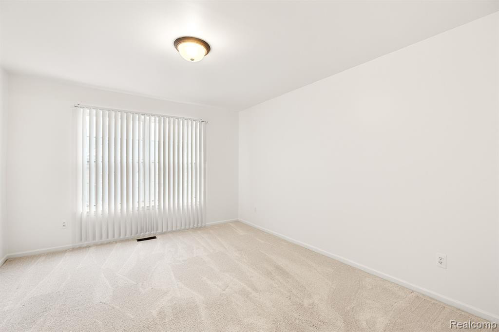 25447 SAINT JAMES, Southfield, MI 48075 — Photo 16