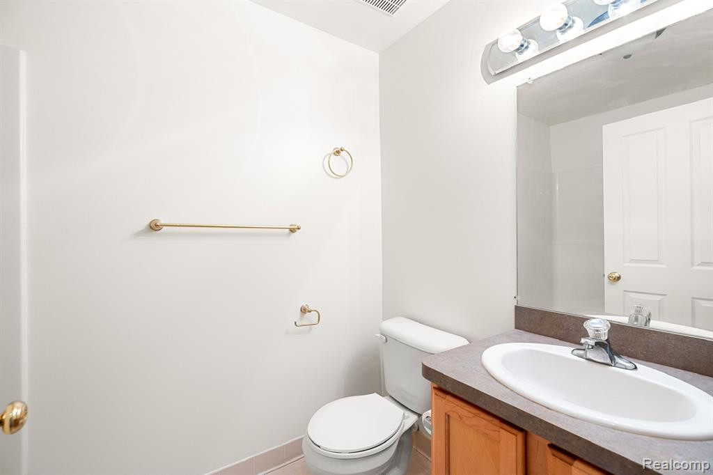 25447 SAINT JAMES, Southfield, MI 48075 — Photo 17