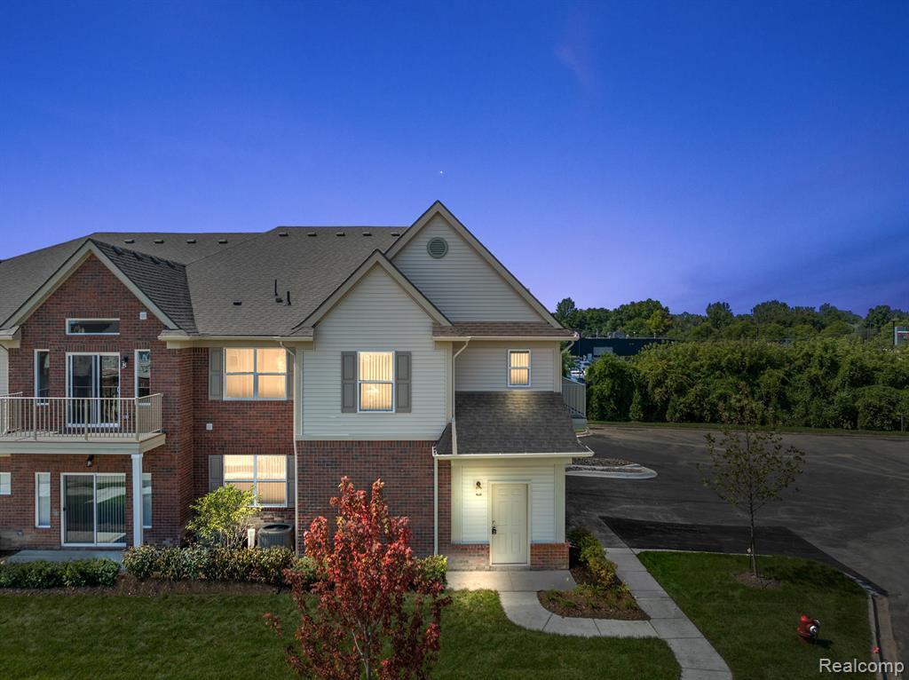 8340 HEYWOOD Circle, Sterling Heights, MI 48312 — front exterior