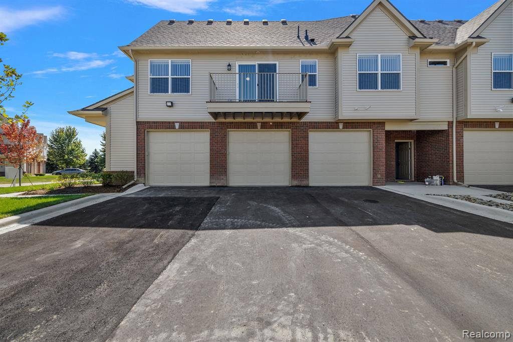 8340 HEYWOOD Circle, Sterling Heights, MI 48312 — Photo 3