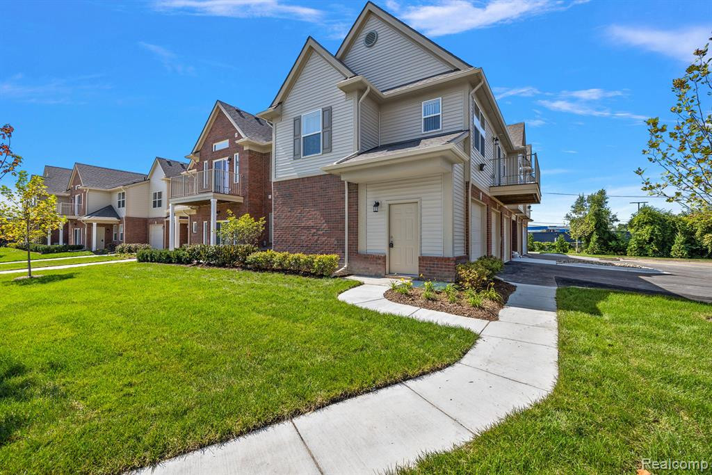 8340 HEYWOOD Circle, Sterling Heights, MI 48312 — Photo 4