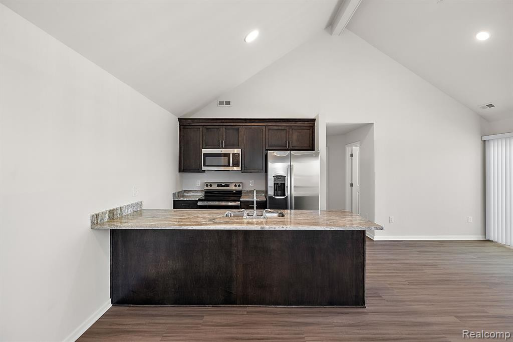 8340 HEYWOOD Circle, Sterling Heights, MI 48312 — Photo 11