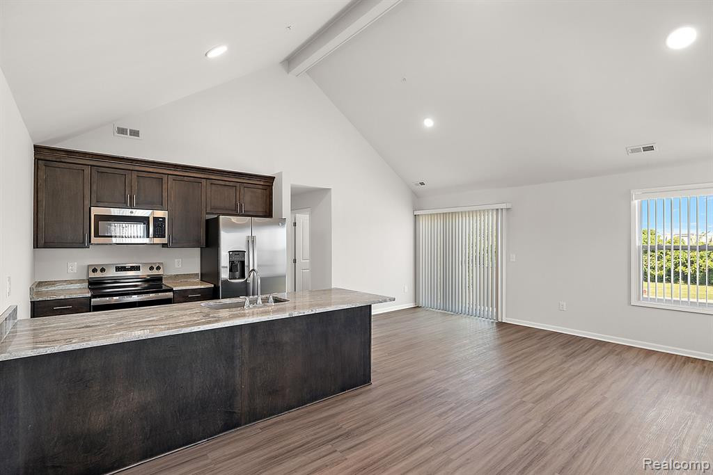 8340 HEYWOOD Circle, Sterling Heights, MI 48312 — Photo 12