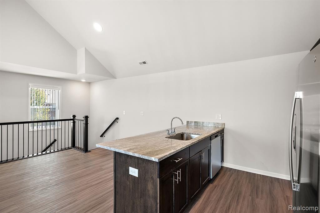 8340 HEYWOOD Circle, Sterling Heights, MI 48312 — Photo 15