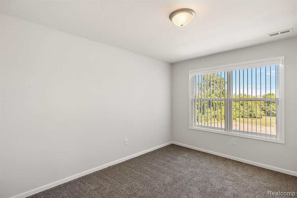 8340 HEYWOOD Circle, Sterling Heights, MI 48312 — Photo 25