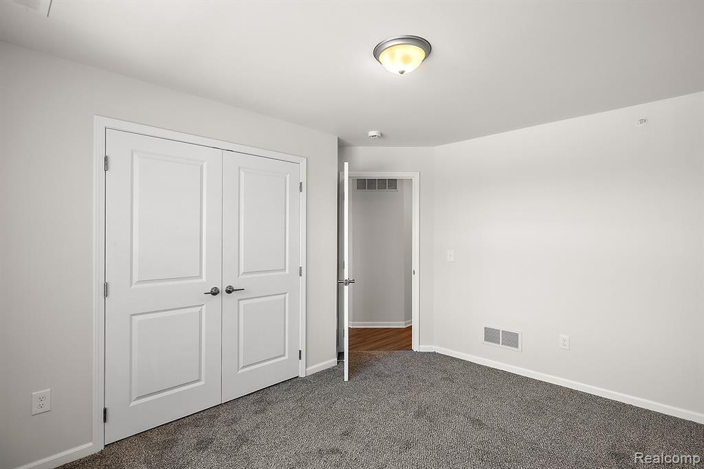 8340 HEYWOOD Circle, Sterling Heights, MI 48312 — Photo 26