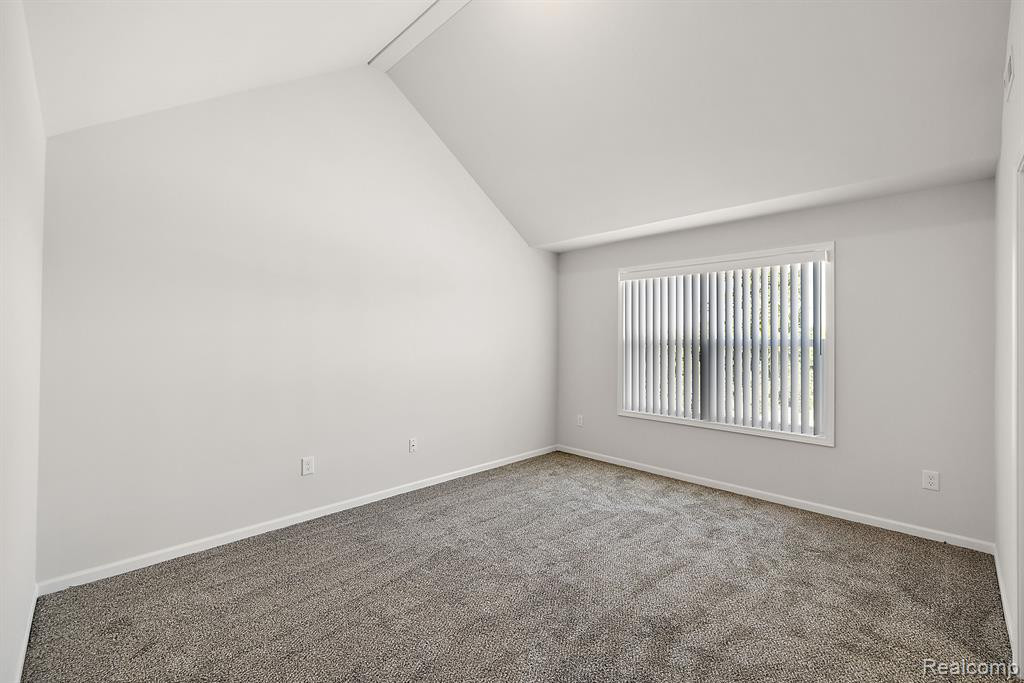 8340 HEYWOOD Circle, Sterling Heights, MI 48312 — Photo 27
