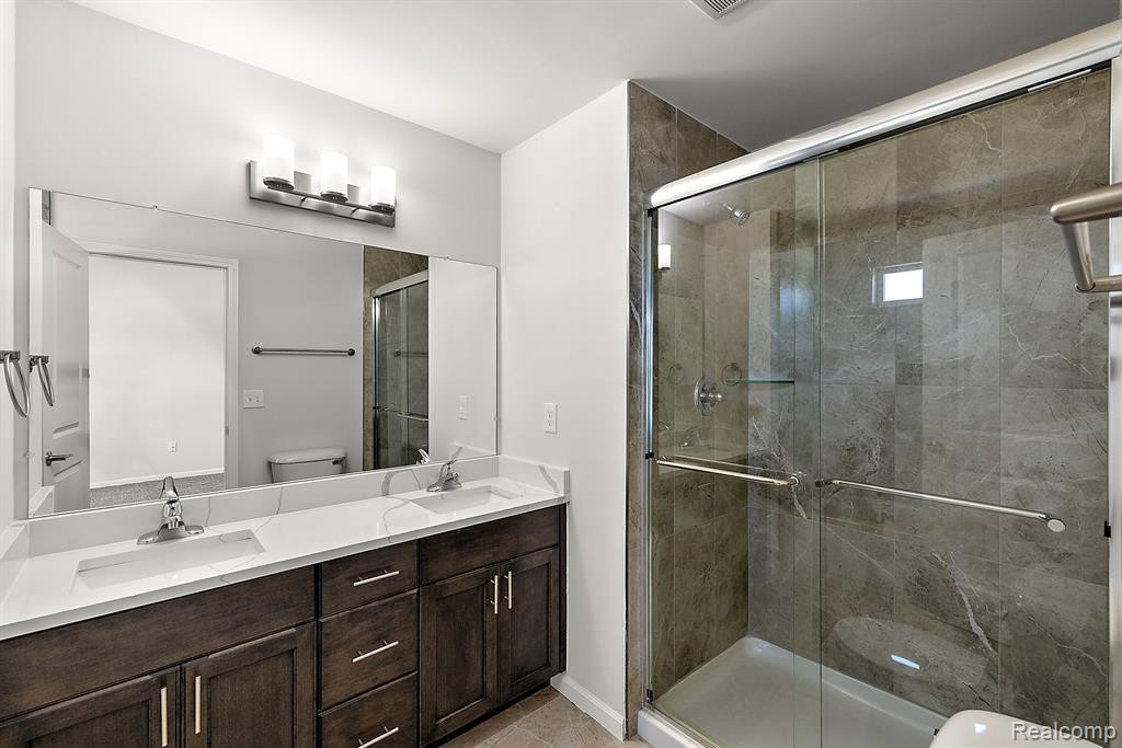 8340 HEYWOOD Circle, Sterling Heights, MI 48312 — Photo 29