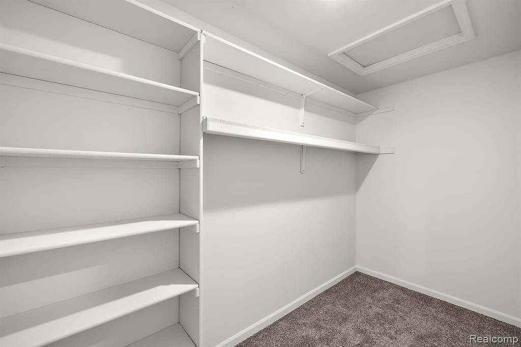 8340 HEYWOOD Circle, Sterling Heights, MI 48312 — Photo 34